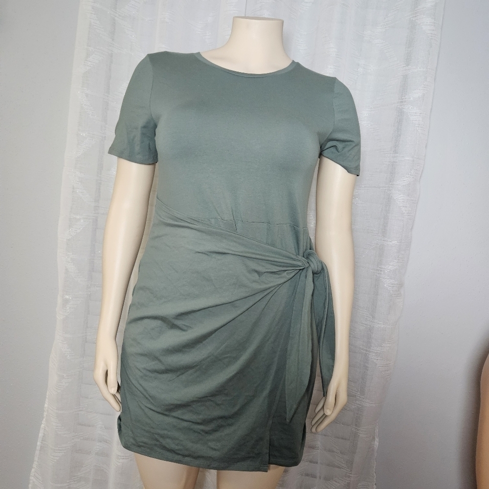 A New Day Green Ruched Short Sleeve Tee
